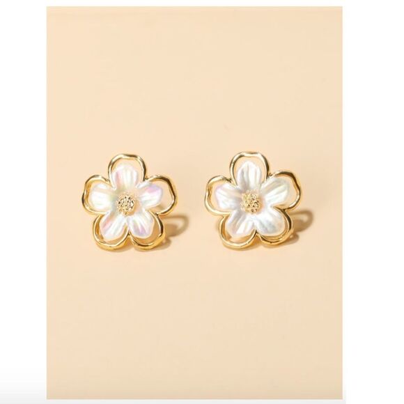 Flower Stud Earrings - Picture 5 of 7